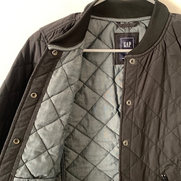 Gap Quilted Bomber Style Jacket - Picture 7 of 10